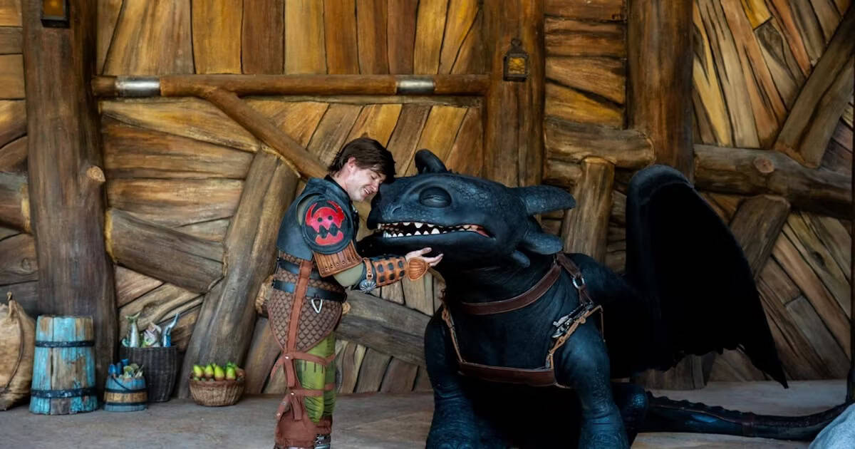 Toothless Meet and Greet Isle of Berk Epic Universe