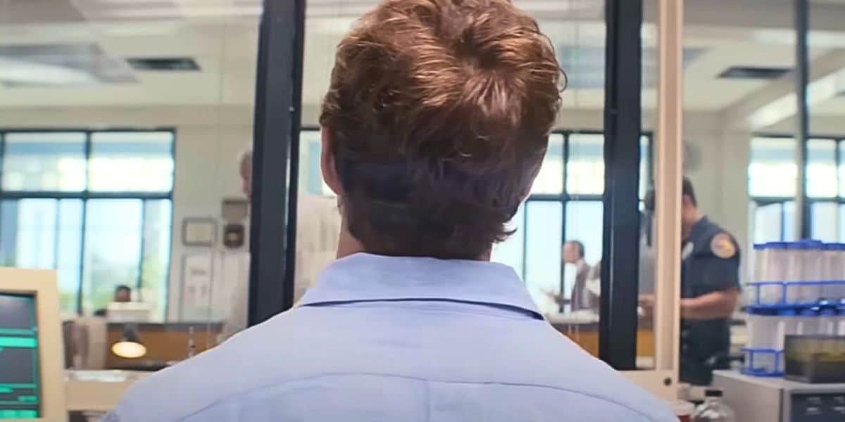 The back of Dexter (Patrick Gibson) in 'Original Sin'