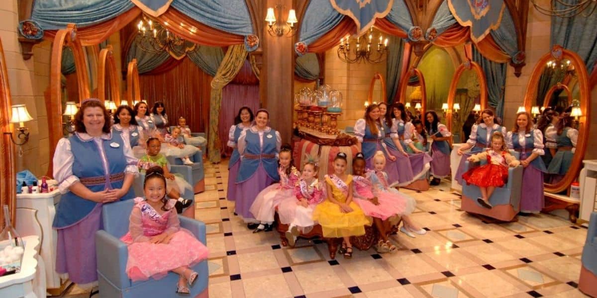 Bibbidi Bobbidi Boutique guests and cast members.