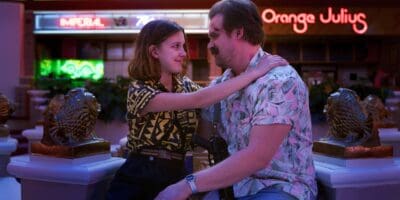 Eleven and Hopper in the mall in 'Stranger Things'