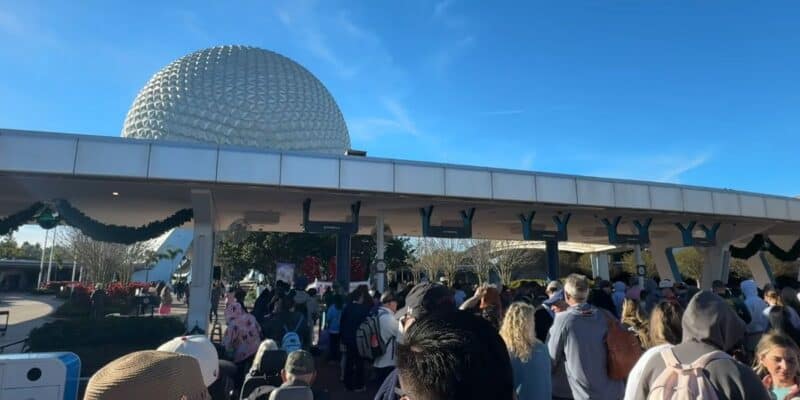 Crowds at the entrance to EPCOT on November 28, 2025.
