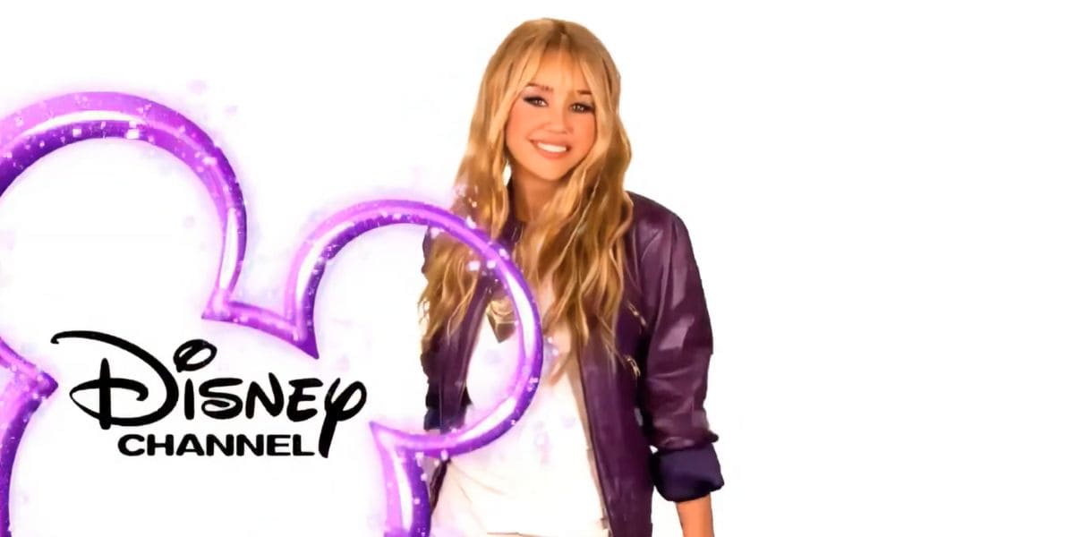 Hannah Montana draws the Disney Channel logo