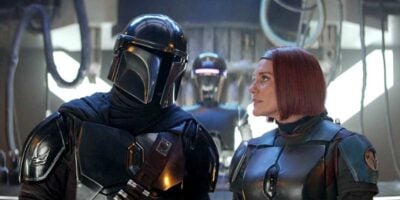 Pedro Pascal as Din Djarin (L) talking to Katee Sackhoff as Bo-Katan Kryze (R) in 'The Mandalorian'