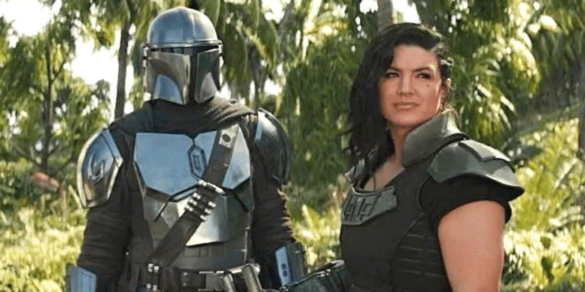 Pedro Pascal as Din Djarin (left) and Gina Carano as Cara Dune (right) in 'The Mandalorian'
