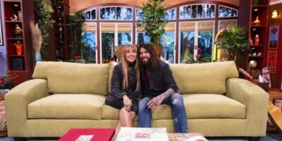 miley cyrus and billy ray cyrus in hannah montana house
