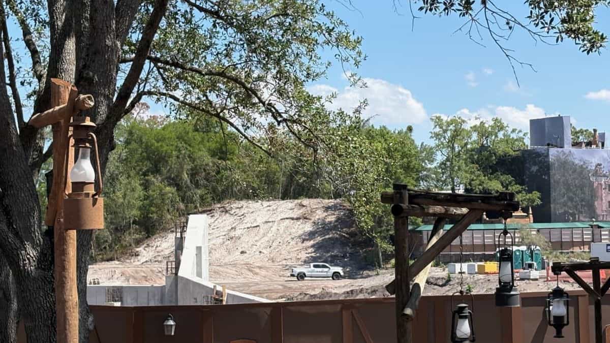 Piston Peak construction update Magic Kingdom