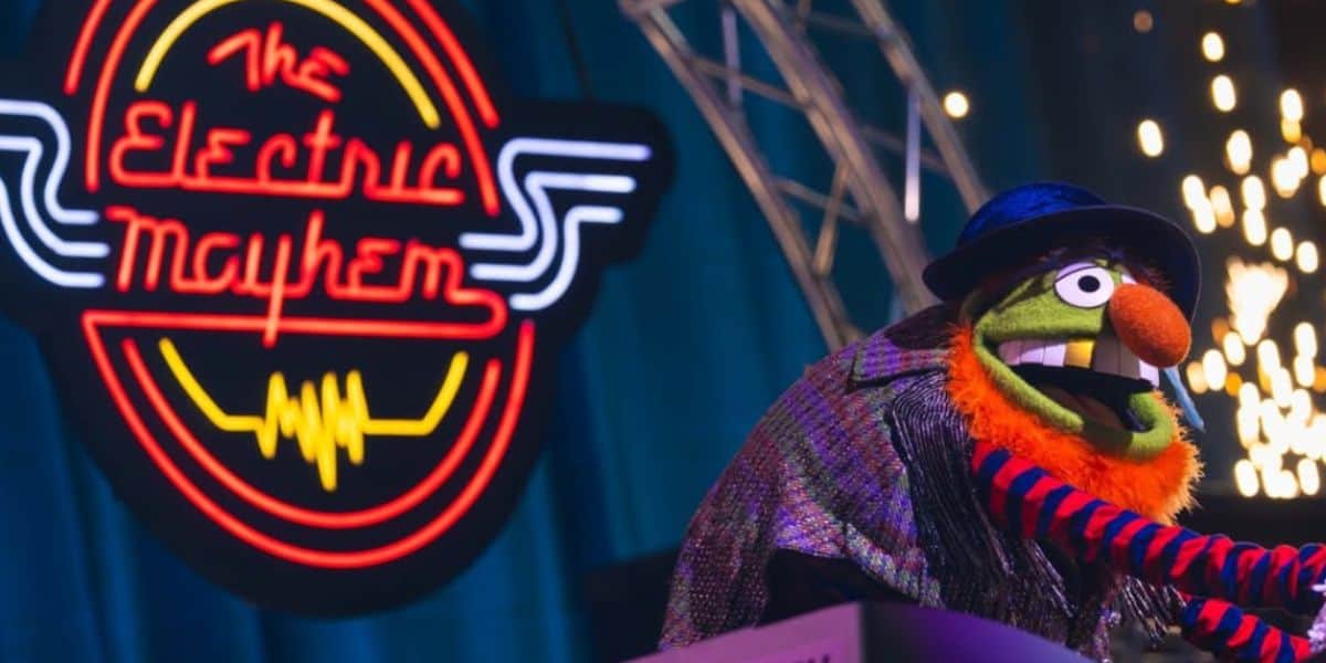Muppet Coaster reveal for Electric Mayhem's performance
