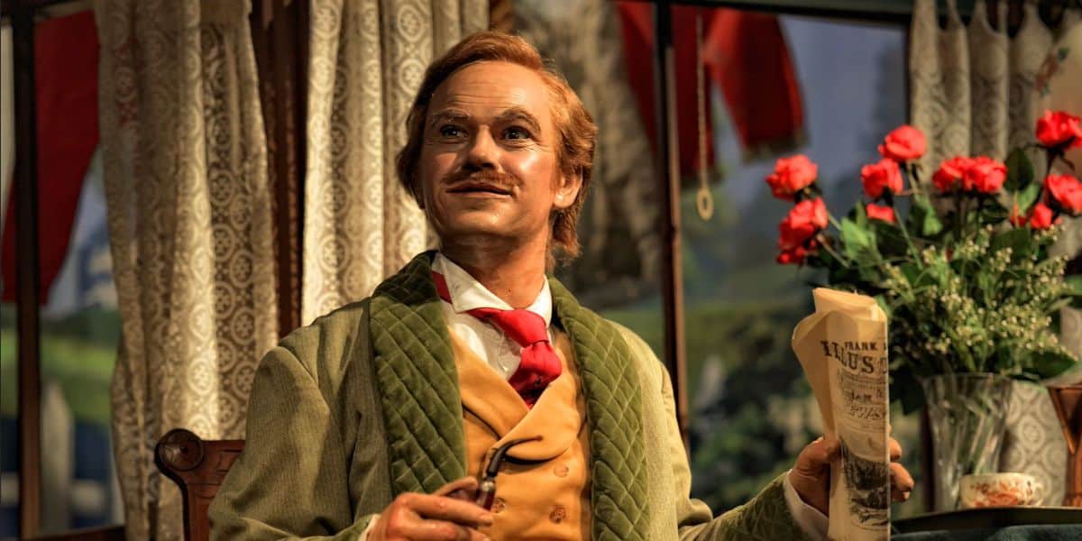 close up of disney animatronic on carousel of progress