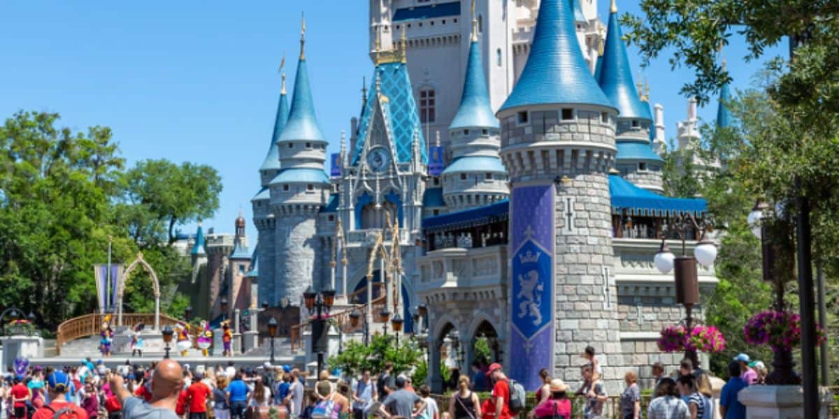 magic kingdom crowds around cinderella castle