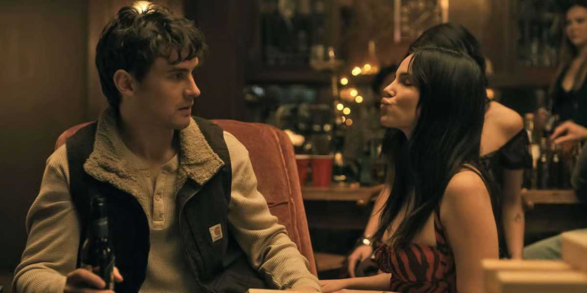 Michael Johnston as Baron "Bear" Bailey (L) and Inde Navarrette as Nikki Freeman (R)