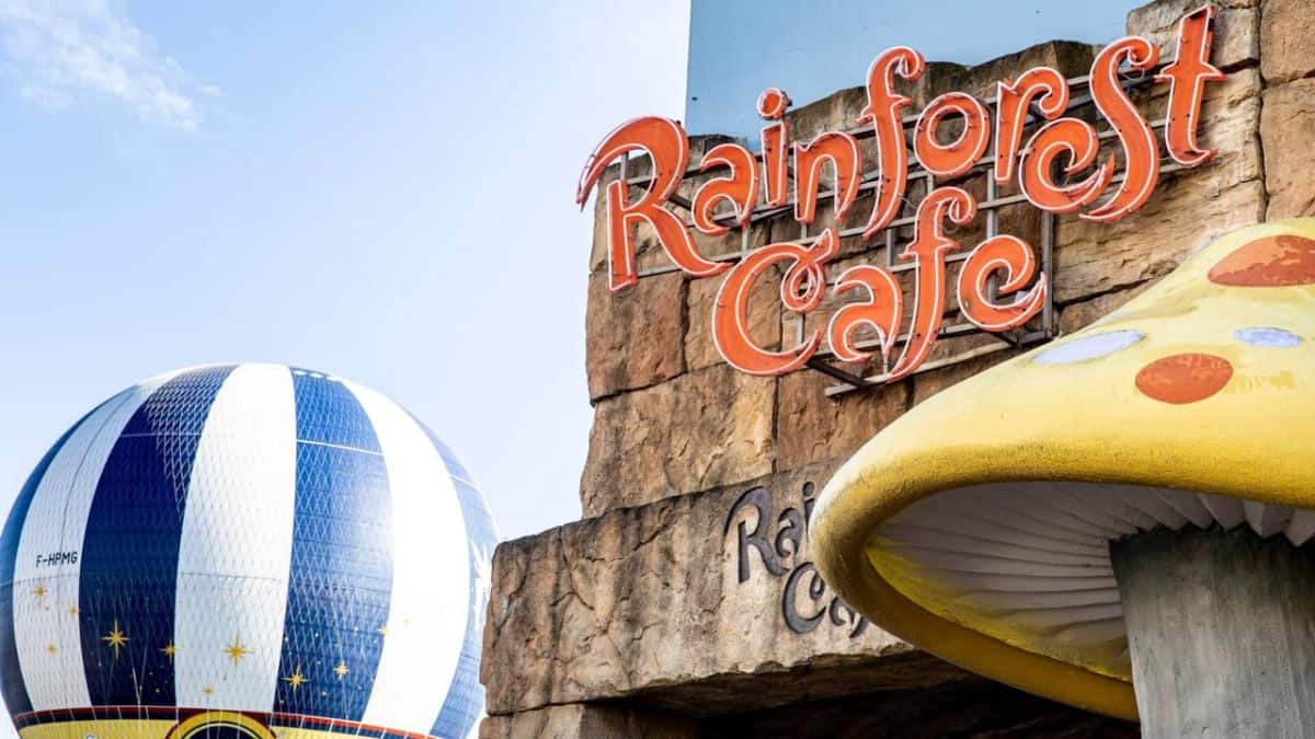 Rainforest Cafe sign at Disney Village
