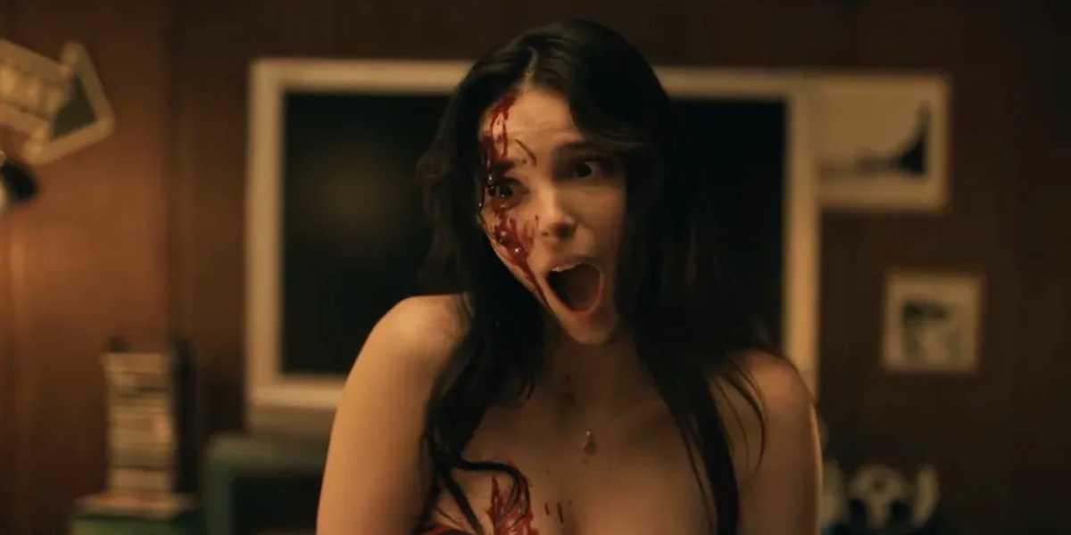 Inde Navarette as Nikki in 'Obsession'