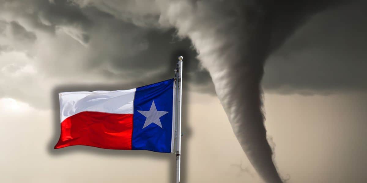 DEVELOPING: Six Flags Theme Park Hit by Tornado: Destruction Likely as Updates Are Provided