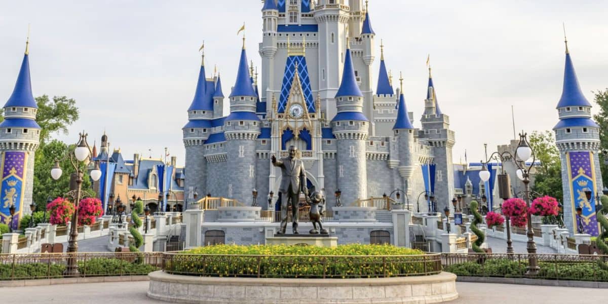cinderella castle in magic kingdom