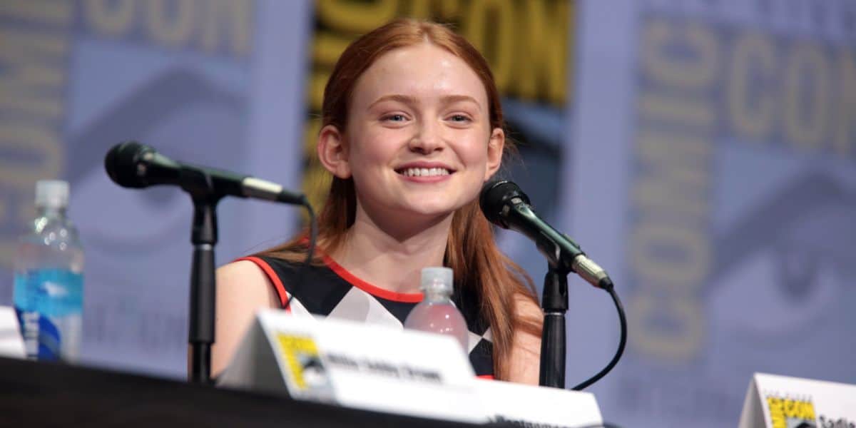 sadie sink at comic con