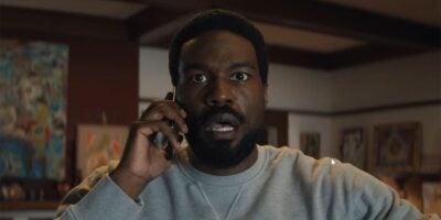 Simon Williams shocked on the phone in 'Wonder Man'