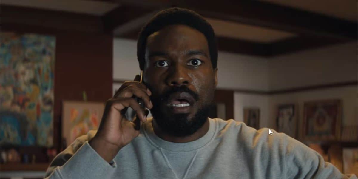 Simon Williams shocked on the phone in 'Wonder Man'