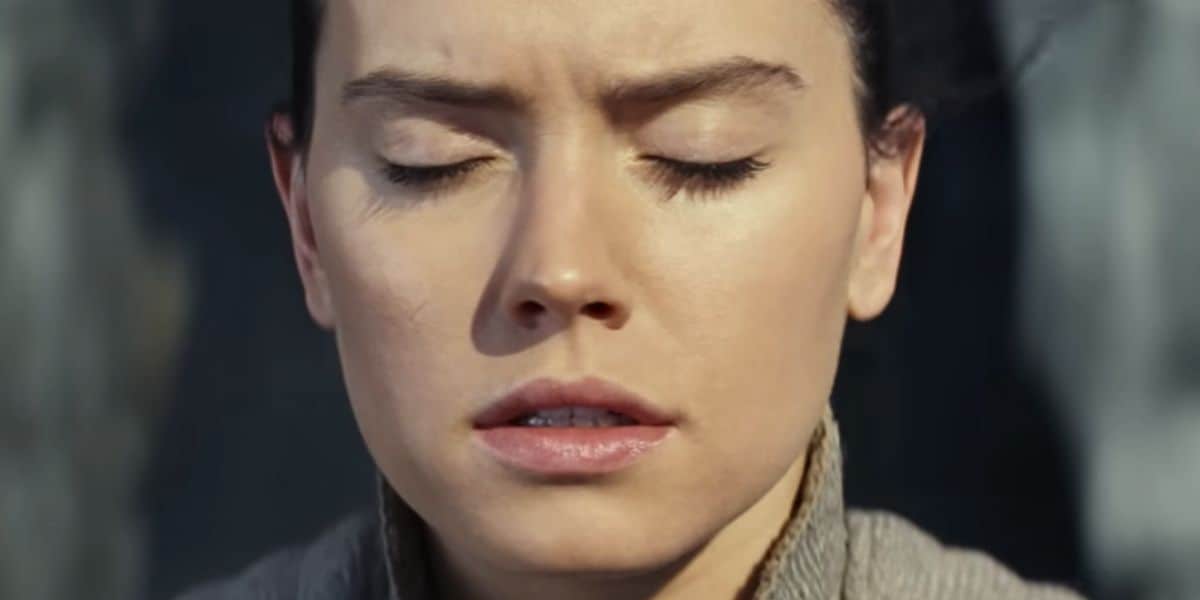 A close up of Rey in 'The Last Jedi'