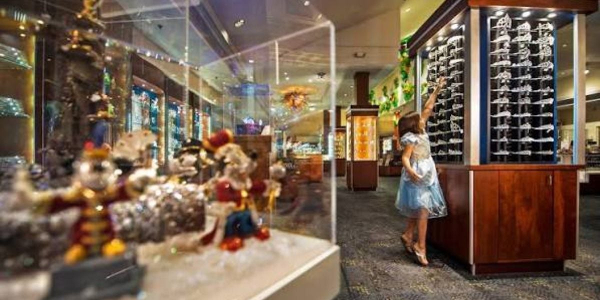 A little girl explores Crystal Arts by Arribas Brothers