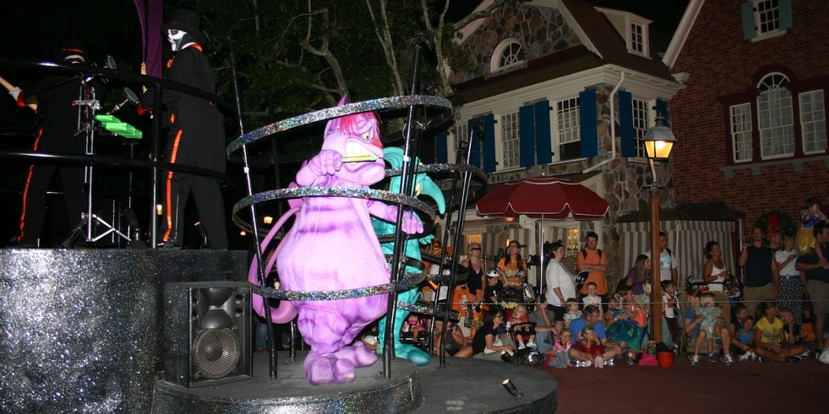pain and panic with glow sticks in an older version of Mickey's Boo-To-You Halloween parade at disney world