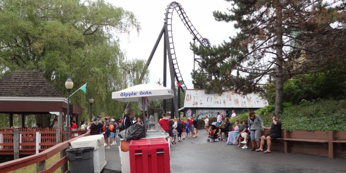 Guests walking around at Darien Lake theme park, now known as Six Flags Darien Lake