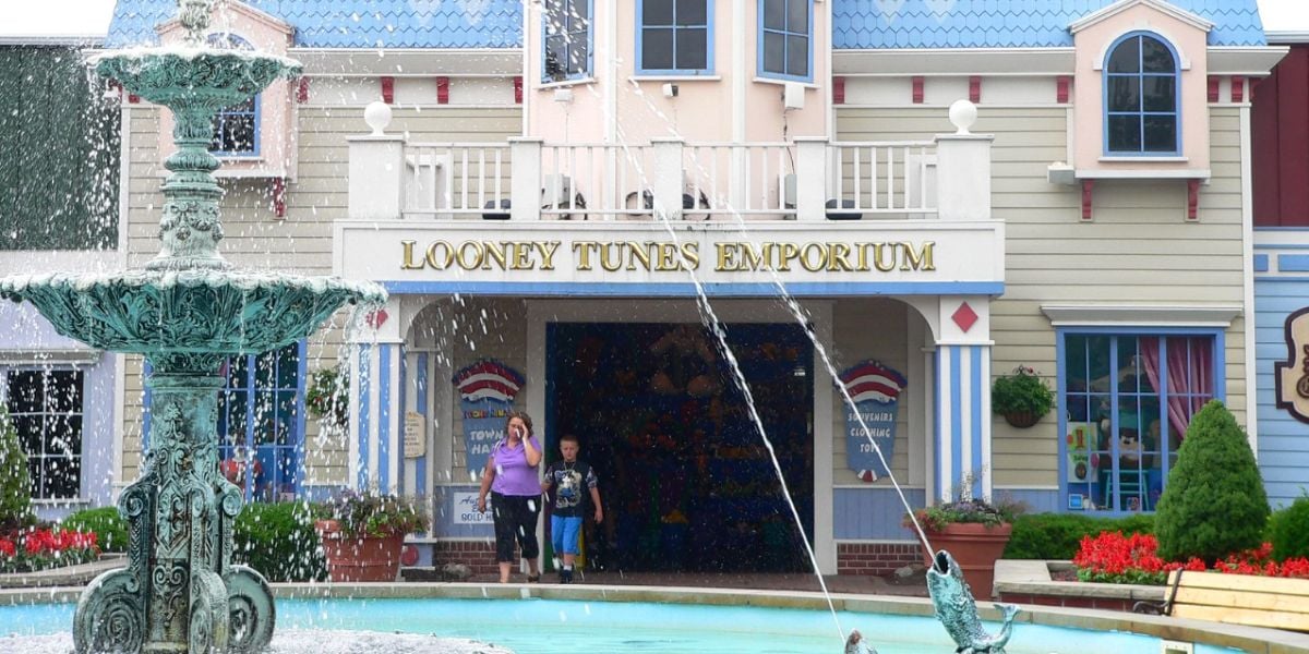 A fountain and gift shop at Six Flags Darien Lake.