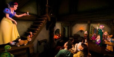 Snow White and the Seven Dwarfs on the ride at Tokyo Disneyland's Snow White's Adventure