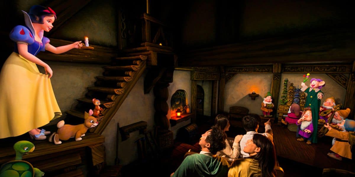 Snow White and the Seven Dwarfs on the ride at Tokyo Disneyland's Snow White's Adventure