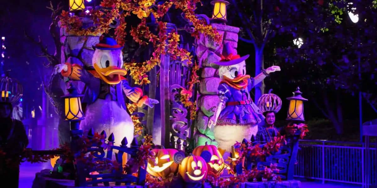 Donald’s Halloween Treat Cavalcade parade at Shanghai Disneyland Resort