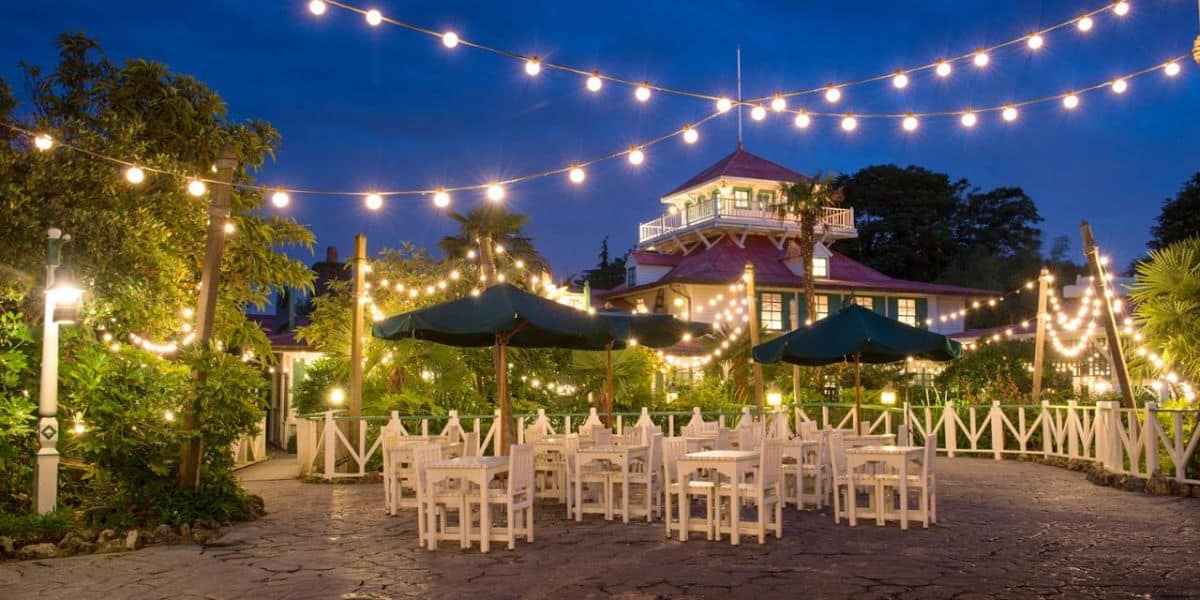 The outdoor patio at Colonel Hathi's