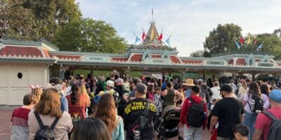 Guests lining up at the entrance to Disneyland Park