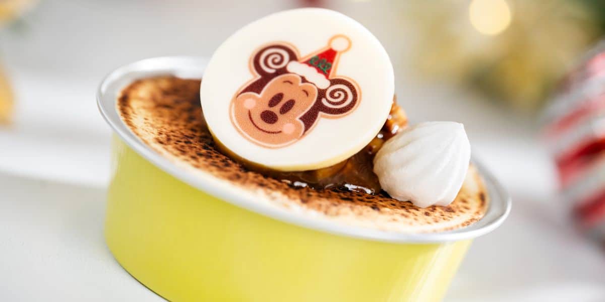 Holiday-themed Mickey Mouse crème brûlée at Disney.
