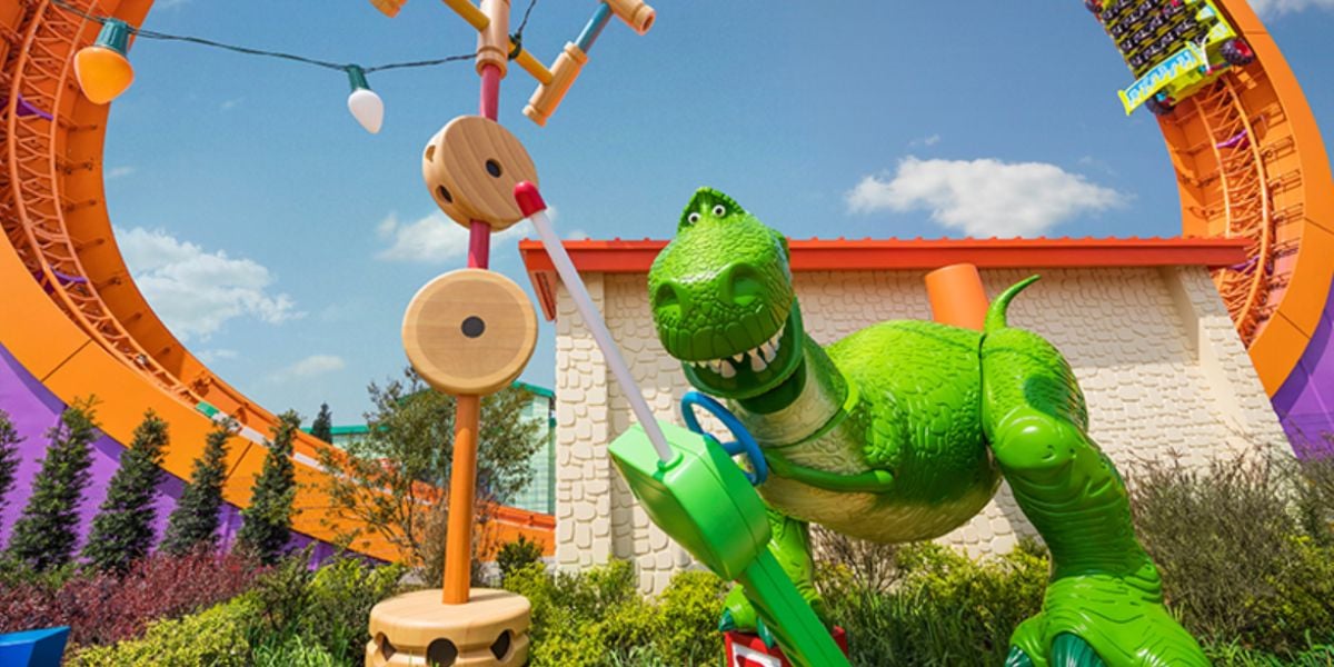 Rex statue outside Rex's Racer