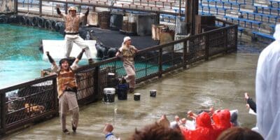 Performers in WaterWorld at Universal Studios Japan